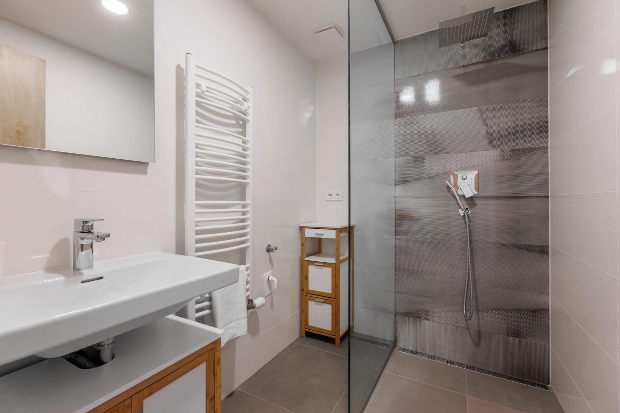 2 With Terrace And Free Parking Near Metro Apartamento *