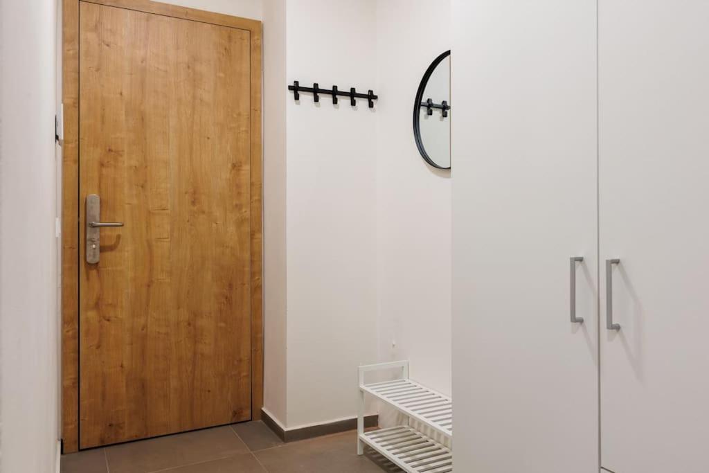 2 With Terrace And Free Parking Near Metro Apartamento
