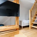2 Rooms Apartment With Terrace And Free Parking Near Metro