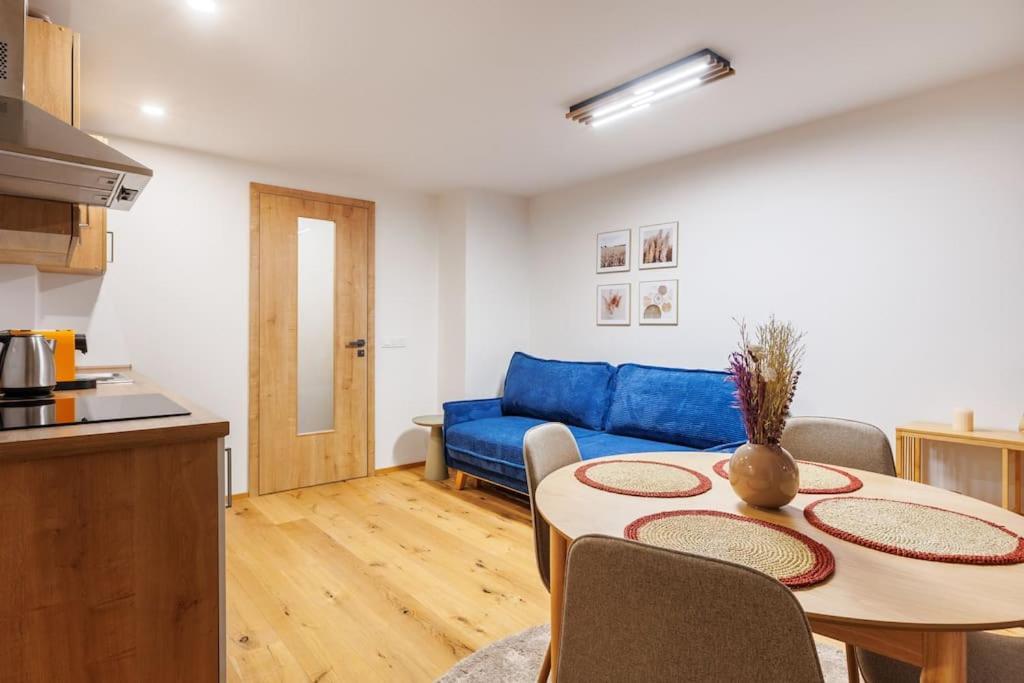 2 With Terrace And Free Parking Near Metro Prag