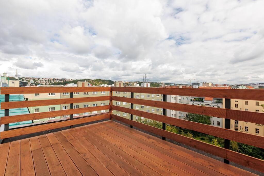 2 With Terrace And Free Parking Near Metro Apartment *