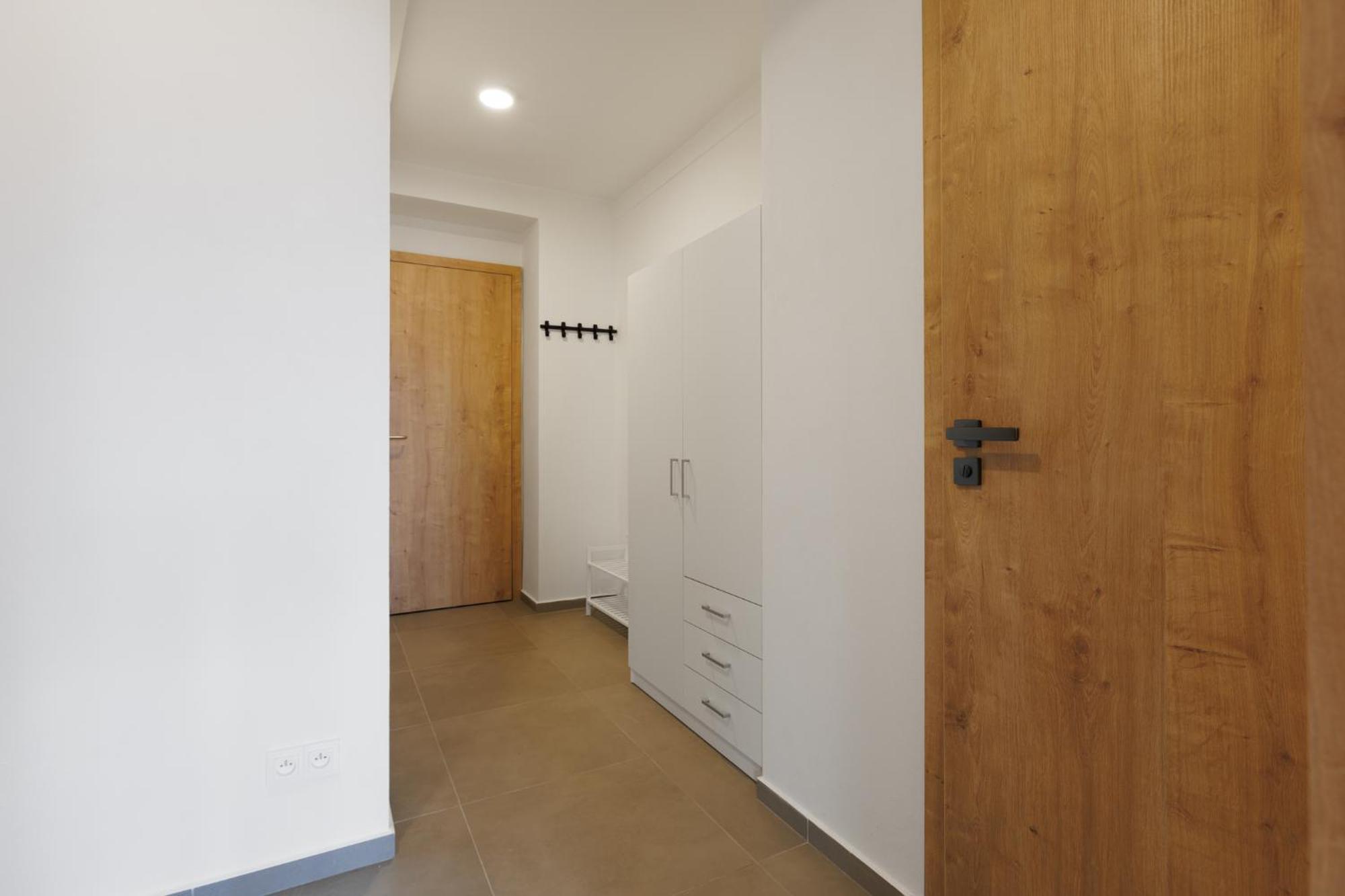 Apartment 2 With Terrace And Free Parking Near Metro *