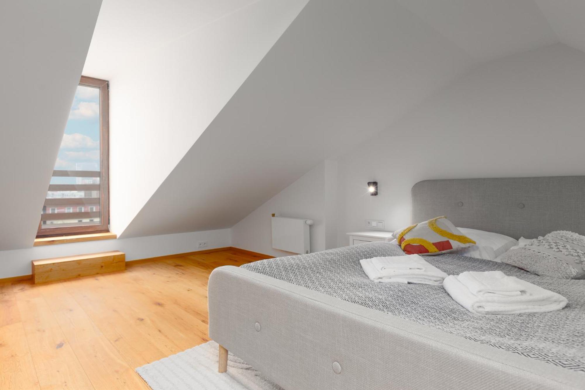 2 With Terrace And Free Parking Near Metro Apartment *