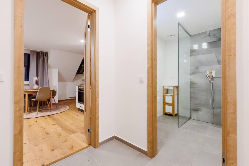 2 With Terrace And Free Parking Near Metro *